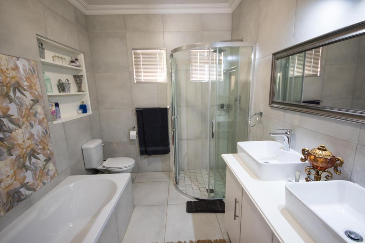 64 On Malabor Bed & Breakfast Pretoria Exterior photo